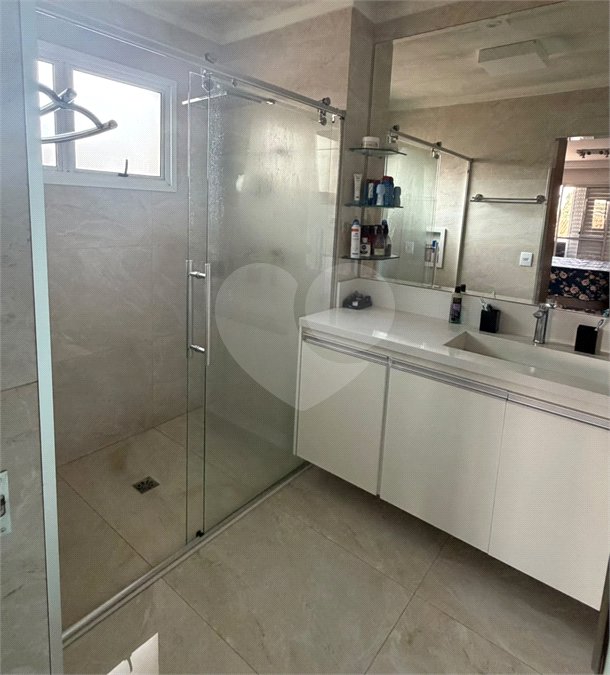 Casa à venda com 4 quartos, sendo 3 suítes,  no condomínio The House, São Paulo - SP
