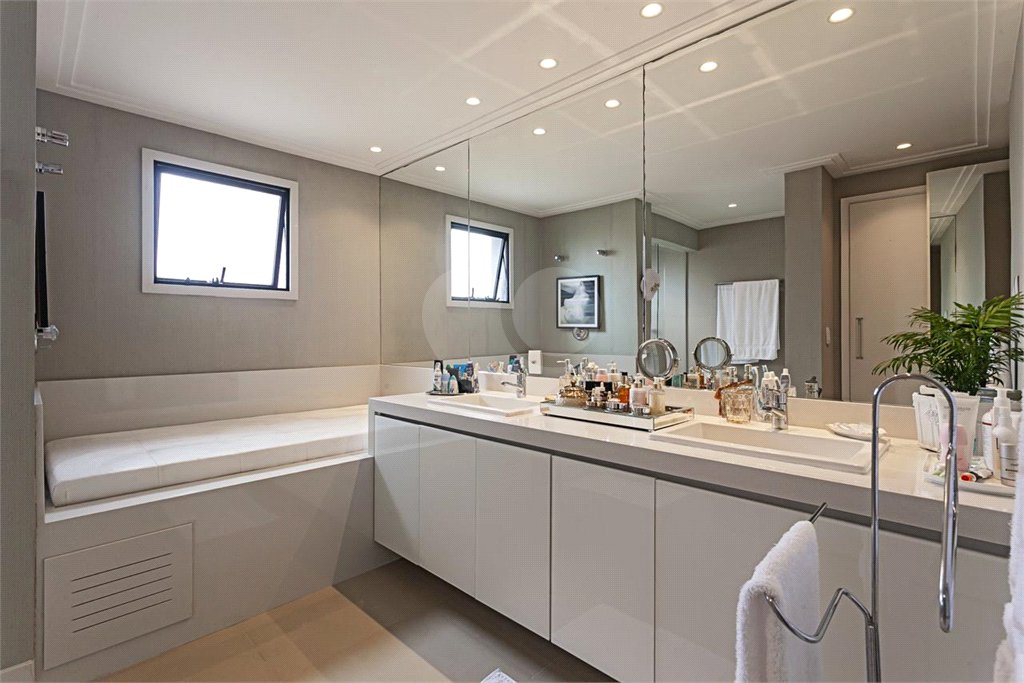 Apartamento à venda com 4 suítes em Panamby, São Paulo, SP