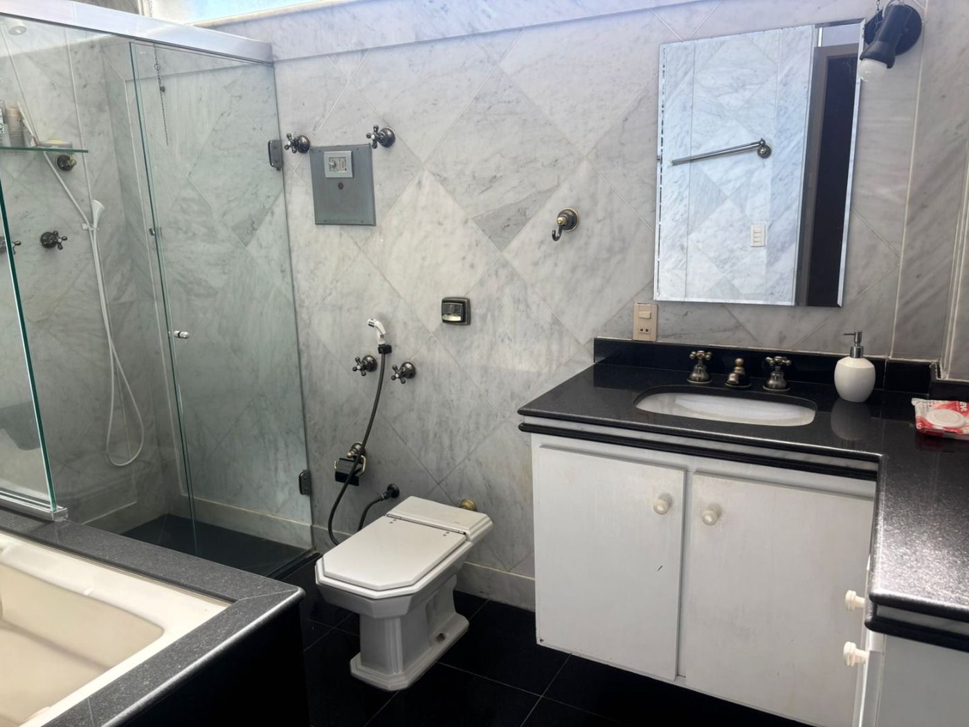 Casa com 3 dormitórios à venda, 330 m² por R$ 2.770.000,00 - Ponta da Praia - Santos/SP