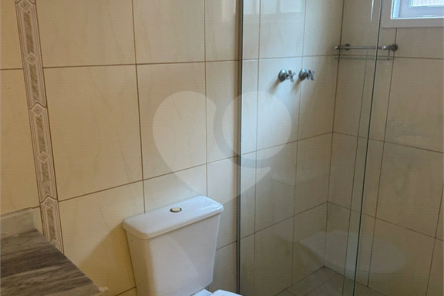 Casa à venda com 4 quartos, sendo 1 suíte,  no condomínio Jardim das Acácias, Cotia - SP