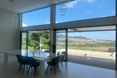Casa à venda com 3 quartos, sendo 2 suítes,  no condomínio Residencial Alto da Floresta, Bom Jesus dos Perdões - SP