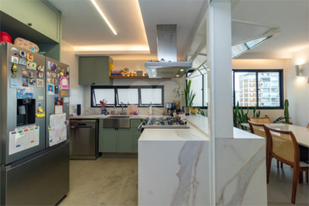 Apartamento à venda com 3 quartos, sendo 1 suíte, em Moema, São Paulo, SP