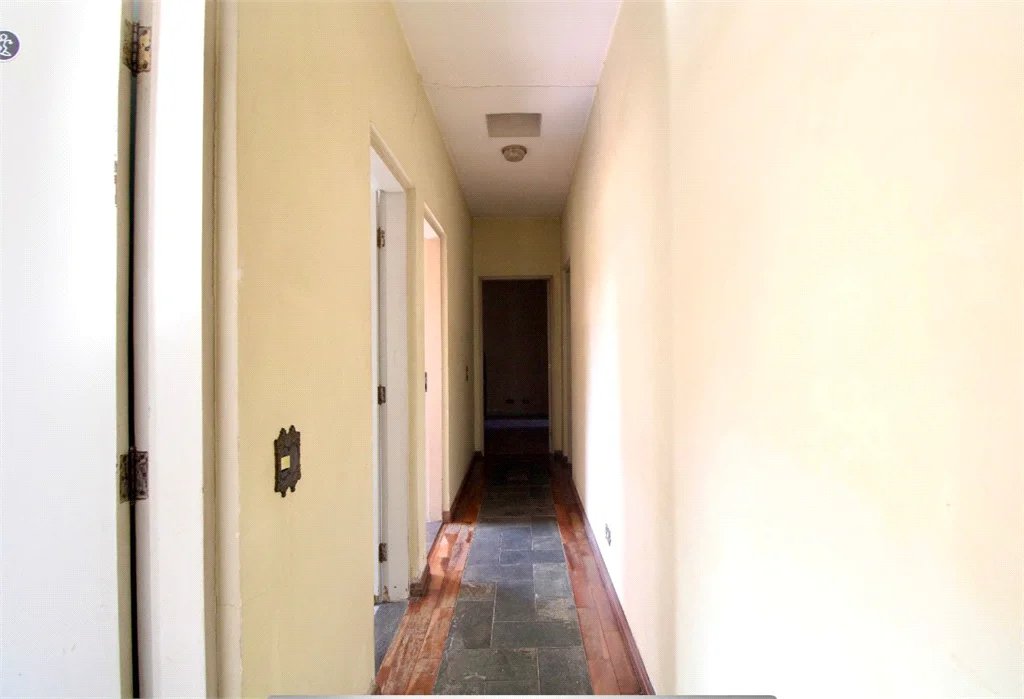 Casa à venda com 4 quartos, sendo 2 suítes, em Jardim Santa Helena, São Paulo, SP