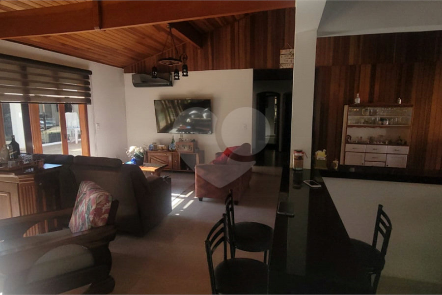 Casa à venda com 3 quartos, sendo 2 suítes,  em Mantiqueira, Mairiporã, SP