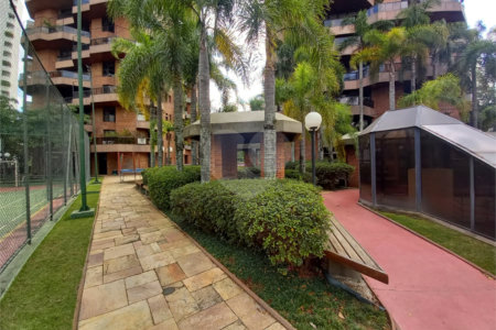 Apartamento à venda com 4 quartos, sendo 3 suítes, em Vila Andrade, São Paulo, SP