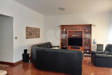 Casa Térrea à venda com 3 quartos, sendo 1 suíte, em Vila Paulicéia, São Paulo, SP