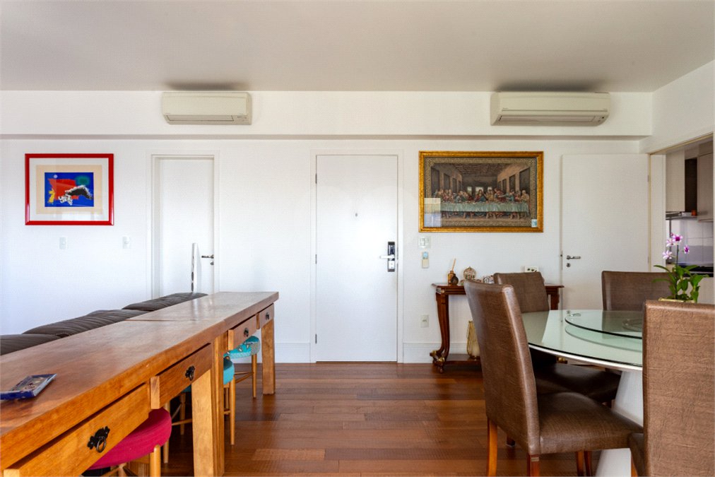 Apartamento à venda com 3 suítes em Vila Mariana, São Paulo, SP