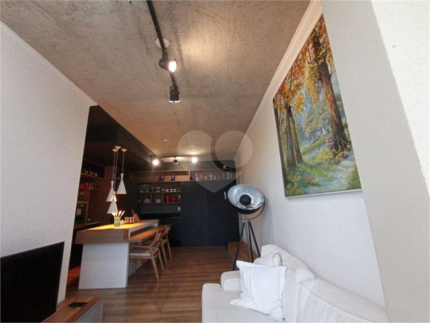 Lindo apartamento em frente ao Shopping Iguatemi, pronto para morar!