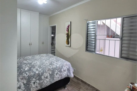 Casa de vila com 3 dormitórios sendo 2 suítes em Santana
