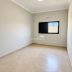 Casa à venda com 3 quartos, sendo 1 suíte, no condomínio Terra Ville, Três Lagoas - MS