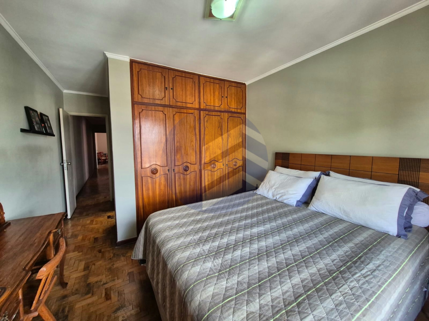 Sobrado à venda com 166 m², 3 dormitórios, 3 vagas cobertas, terraço com vista livre e 16 placas solares! Próximo à USP.