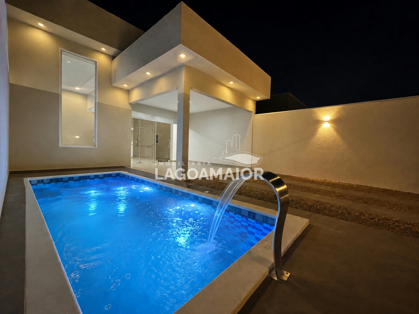 Casa à venda com 3 quartos, sendo 1 suíte, em Jardim dos Ipes, Três Lagoas - MS