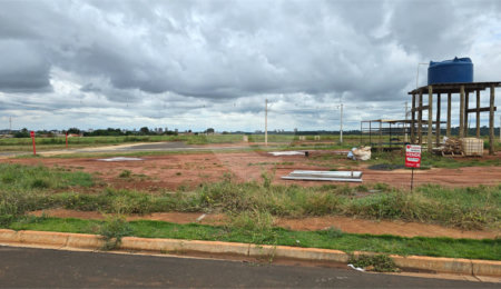 Terreno à venda em Parque Residencial São Lucas, Araraquara, SP