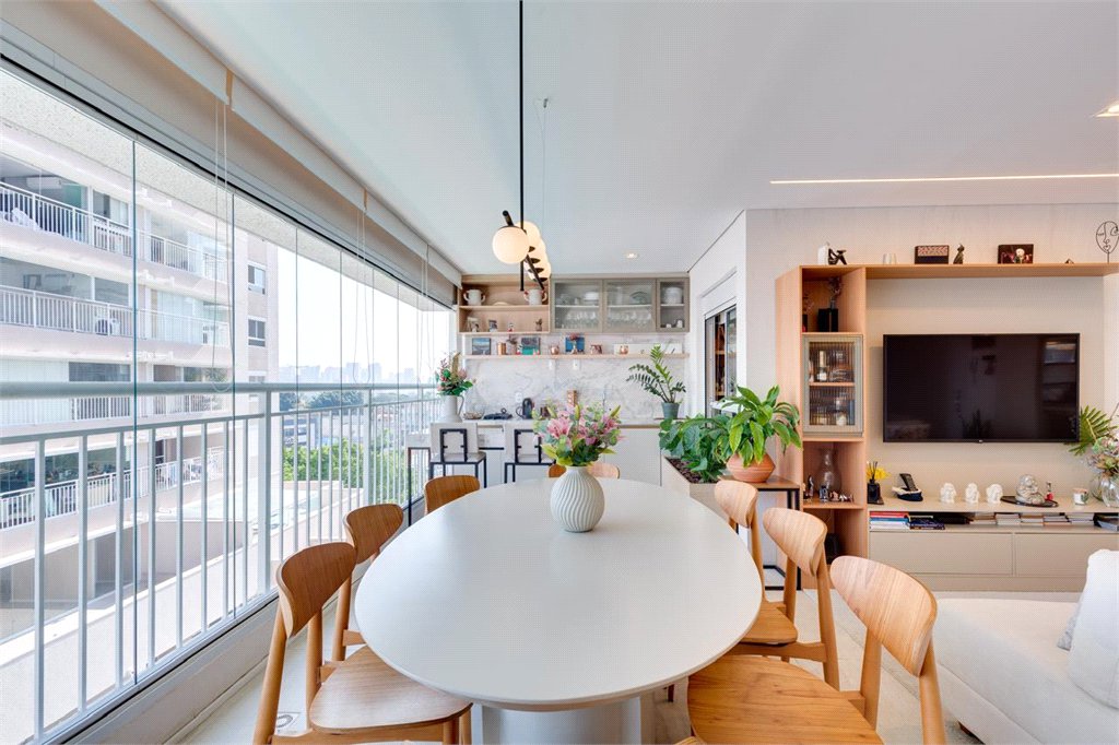Apartamento à venda com 3 quartos, sendo 2 suítes, em Santo Amaro, São Paulo, SP