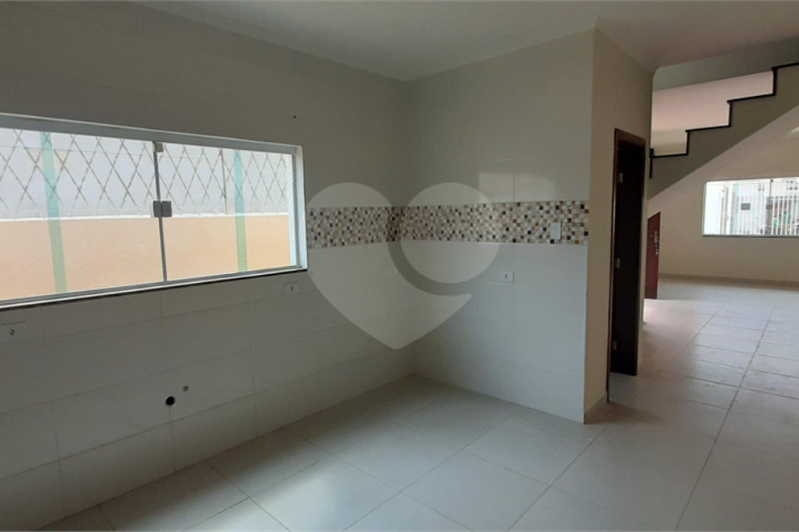 Sobrado à venda com 3 quartos, sendo 1 suíte, em Laranjeiras, Caieiras, SP