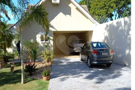 Casa à venda com 3 quartos, sendo 1 suíte,  em Bosque, Vinhedo, SP