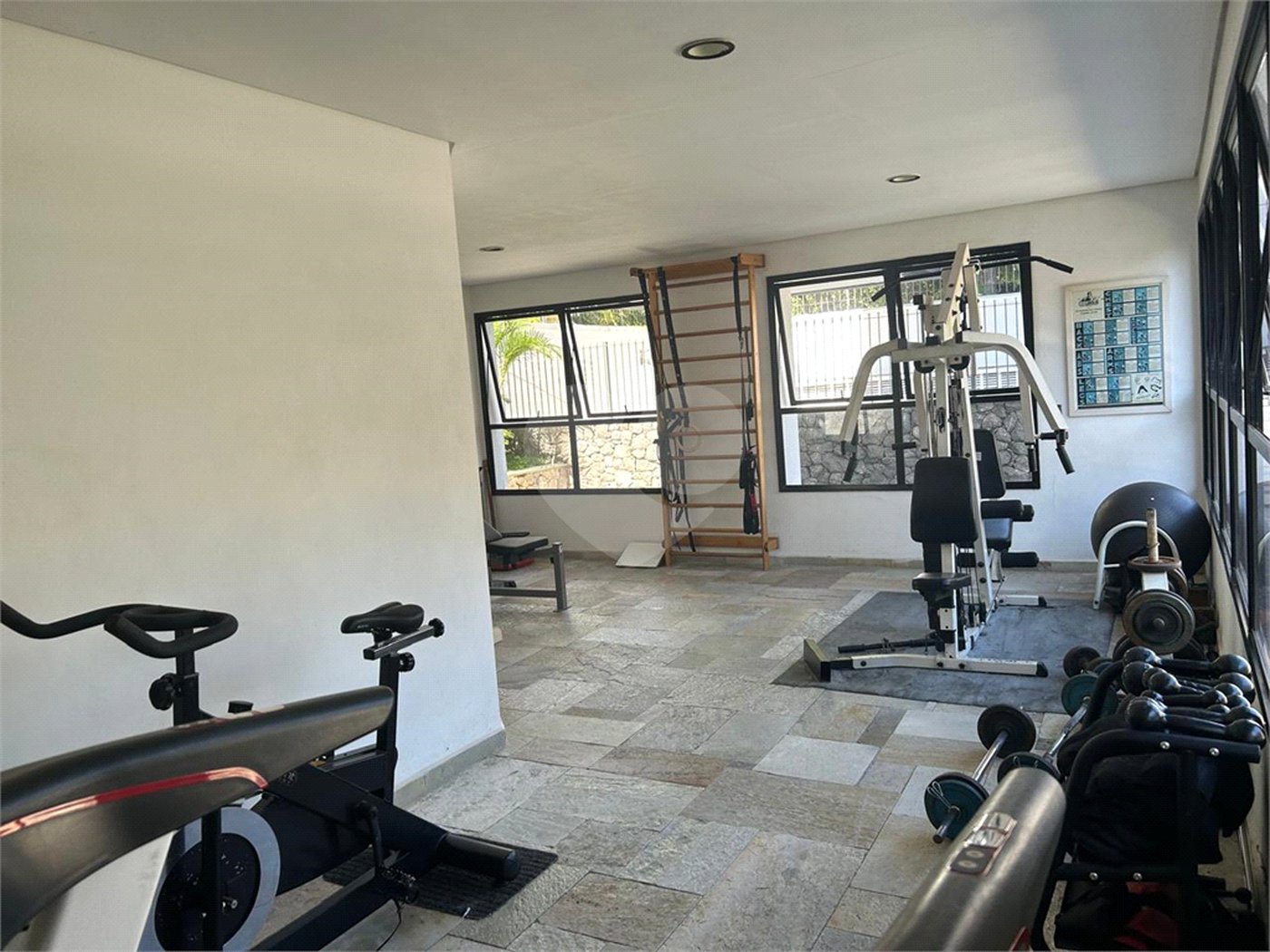 Apartamento para alugar com 3 quartos, sendo 1 suíte,  em Pinheiros, São Paulo, SP