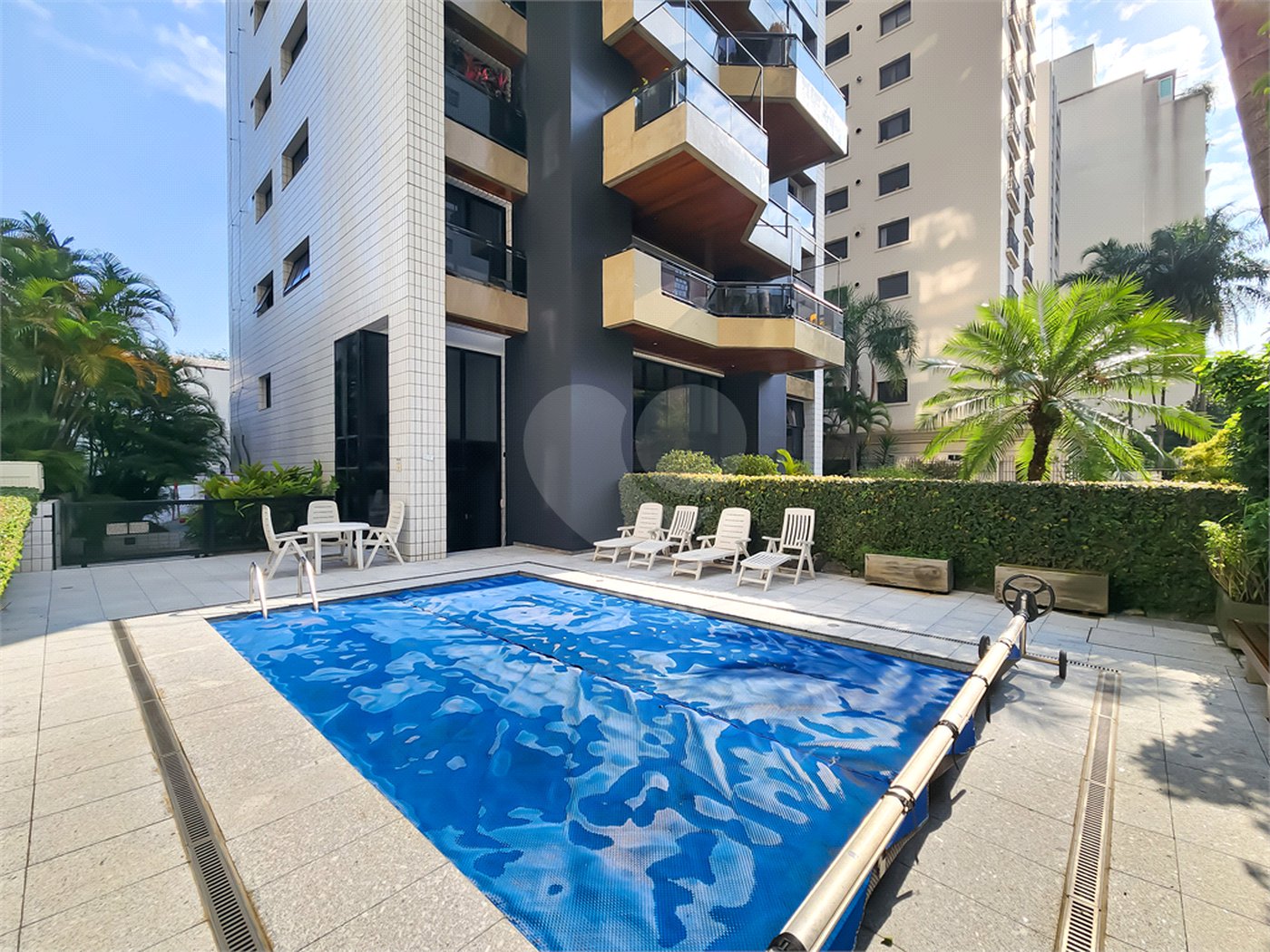 Apartamento à venda com 4 quartos, sendo 3 suítes, em Higienópolis, São Paulo, SP