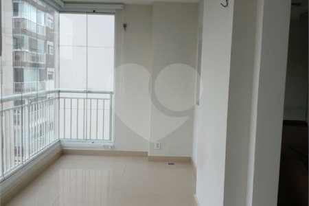 Apartamento à venda com 3 quartos, sendo 1 suíte, em Jardim Vazani, São Paulo, SP