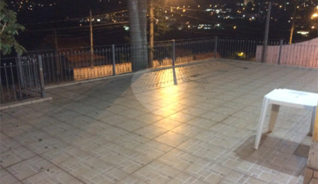 Sobrado à venda com 3 quartos, sendo 1 suíte,  em Serra da Cantareira, Mairiporã, SP