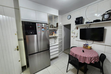 Sobrado à venda com 3 quartos, sendo 1 suíte,  em Jardim Ana Maria, São Paulo, SP