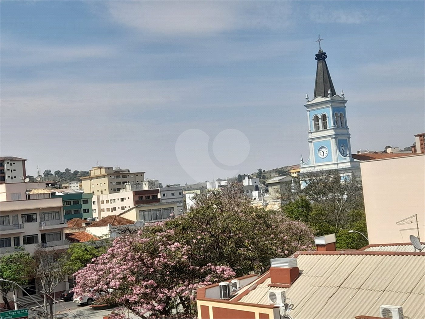 Apartamento à venda com 3 quartos, sendo 1 suíte, no Centro, Serra Negra, SP