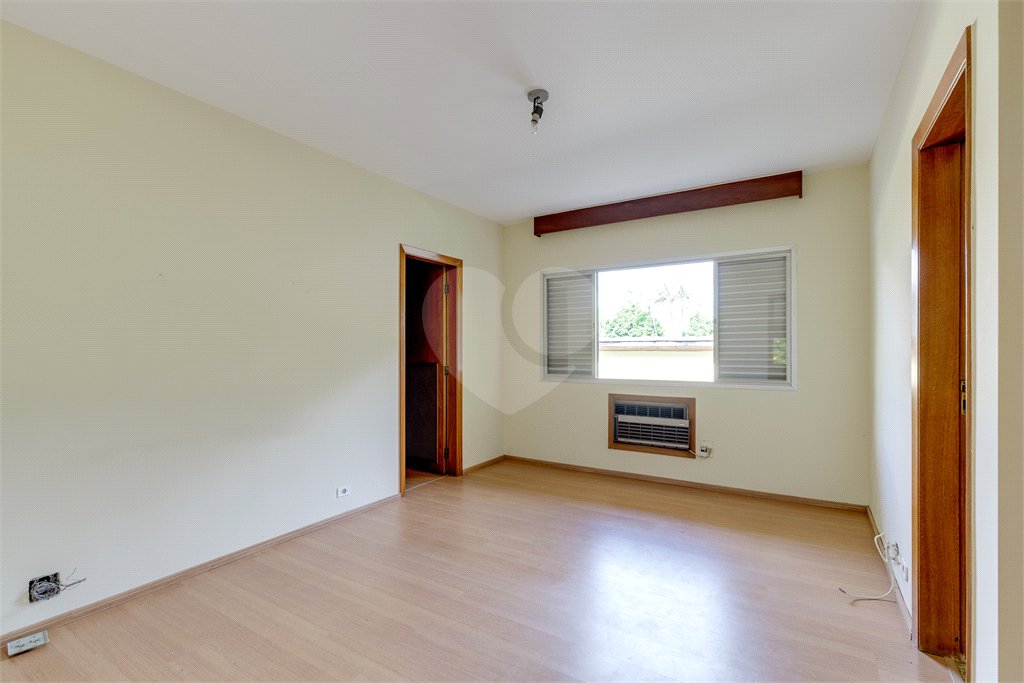 Casa à venda com 4 quartos, sendo 3 suítes, em Jardim Marajoara, São Paulo, SP
