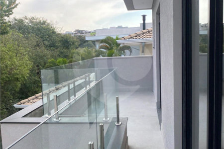 Casa à venda com 4 quartos, sendo 3 suítes, no condomínio Recanto dos Paturis, Vinhedo - SP