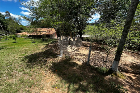 Sítio à venda com 2 quartos em Área Rural de Varginha, Itapetininga, SP