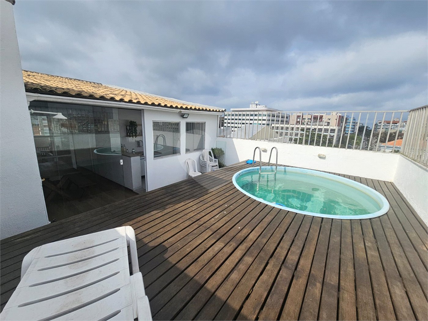 Cobertura à venda com 3 quartos, sendo 1 suíte,  no Centro, Cabo Frio, RJ