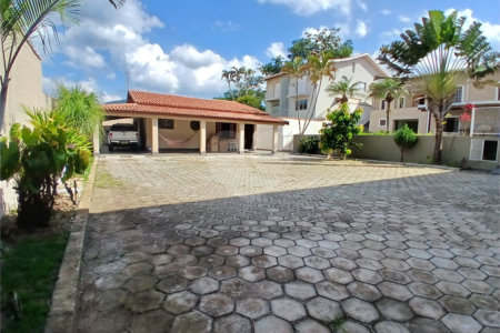 Casa à venda com 5 quartos, sendo 3 suítes, em Vila Santista, Atibaia, SP