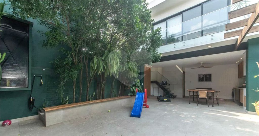 Sobrado à venda com 4 quartos, sendo 1 suíte,  em Cidade Monções, São Paulo, SP