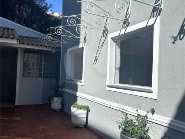 Sobrado à venda com 4 quartos, sendo 2 suítes,  em Tremembé, São Paulo, SP