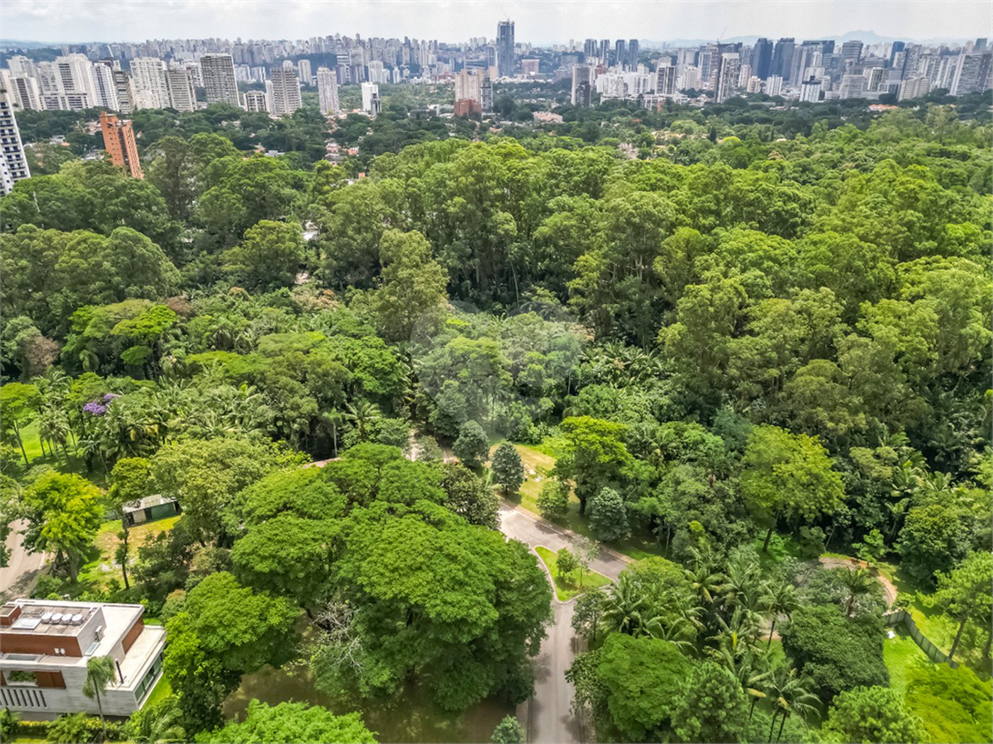 Terreno à venda no condomínio Chácara Santa Helena, São Paulo - SP
