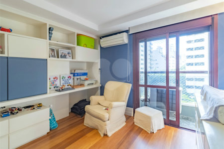 Apartamento à venda com 4 quartos, sendo 3 suítes, em Santa Cecília, São Paulo, SP