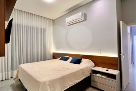 Casa à venda com 3 suítes no condomínio Residencial Mont'alcino, Valinhos - SP