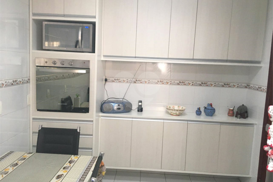 Casa à venda com 3 quartos, sendo 1 suíte, no condomínio Morada de Itapuã, São Paulo - SP