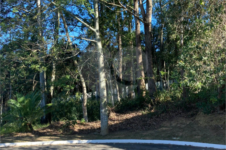 Terreno à venda no condomínio Suíça da Cantareira, Mairiporã - SP