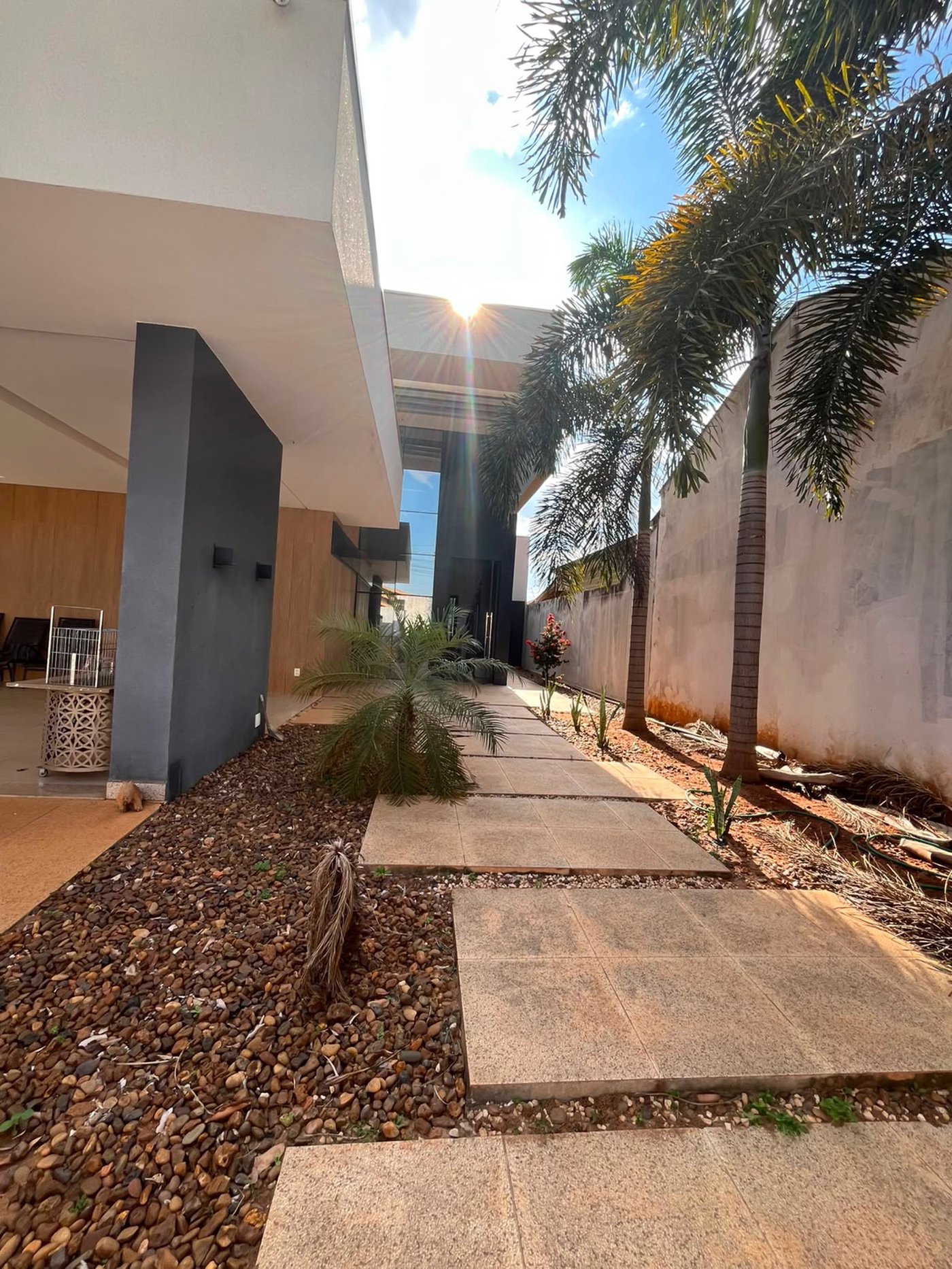 Casa à venda ou para alugar com 4 quartos, sendo 2 suítes,  em Santa Terezinha, Três Lagoas, MS