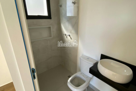Casa à venda com 3 quartos, sendo 1 suíte, em Vila Petrópolis, Atibaia, SP