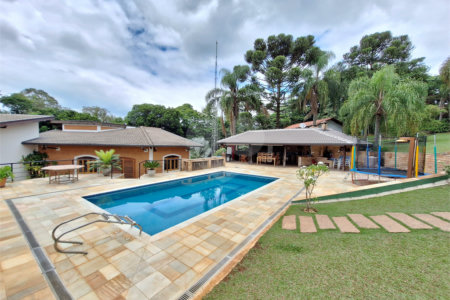 Casa à venda com 7 quartos, sendo 3 suítes, no condomínio Chacaras do Lago, Vinhedo - SP