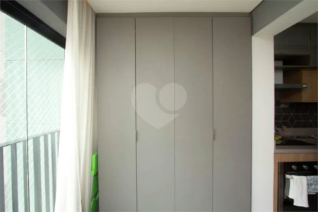 Apartamento à venda com 3 quartos, sendo 1 suíte,  em Vila Olímpia, São Paulo, SP