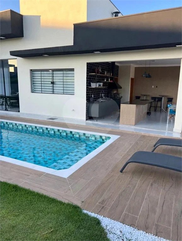 Casa à venda com 3 suítes no condomínio Terra Caxambu, Jundiaí - SP
