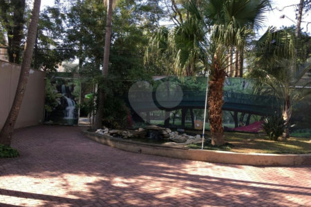 Sobrado à venda ou para alugar com 4 suítes em Alto da Boa Vista, São Paulo, SP
