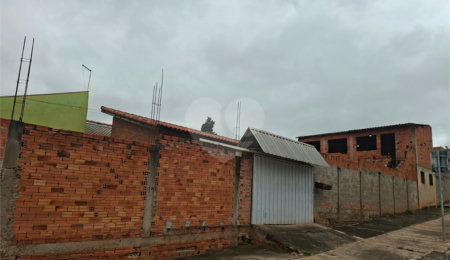 Casa à venda com 3 quartos em Vila Santana, Itapetininga, SP