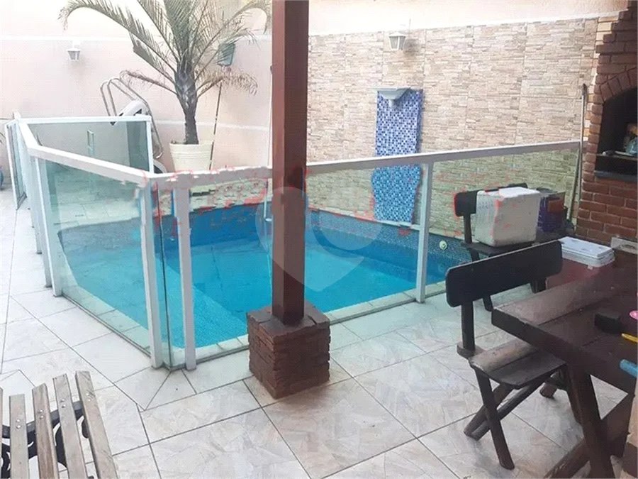 Sobrado Moderno à Venda na Pedra Branca, 3 Dormitórios, 1 Suíte, Piscina