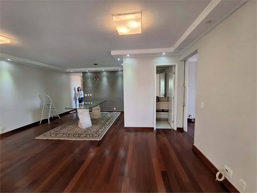 Apartamento para alugar com 3 suítes em Vila Suzana, São Paulo, SP
