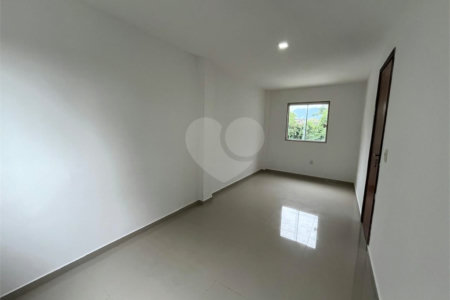 Casa à venda com 3 quartos, sendo 2 suítes, no condomínio Notting Hill - Campo Grande, Rio de Janeiro - RJ