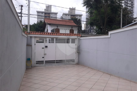 Sobrado à venda com 3 suítes em Vila Vitório Mazzei, São Paulo, SP