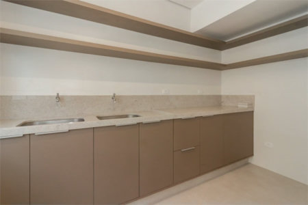 Casa à venda com 4 quartos, sendo 1 suíte,  em Jardim Guedala, São Paulo, SP